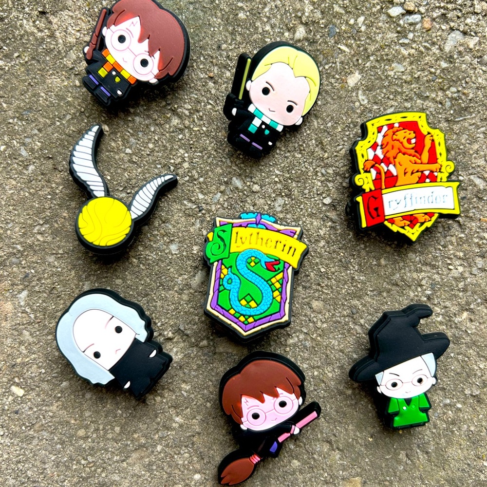 Harry Potter Shoe Charms 8 Piece Hogwarts Gryffindor Slytherin Set